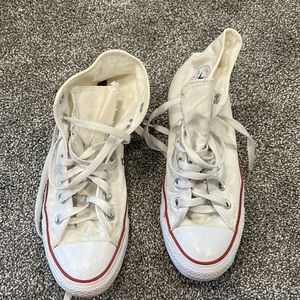 WHITE CONVERSE SIZE 8